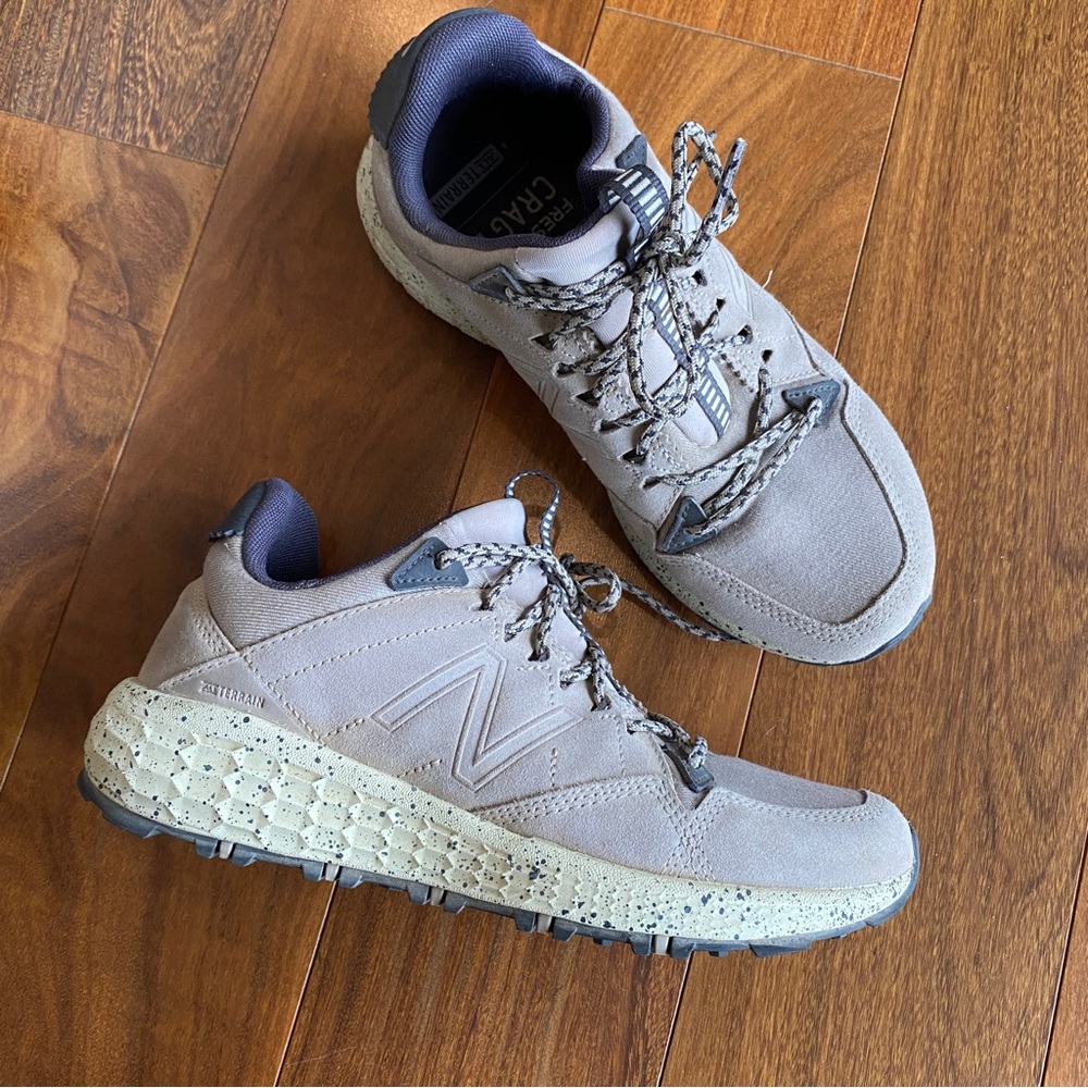 New balance size 8 hiking sneakers gray